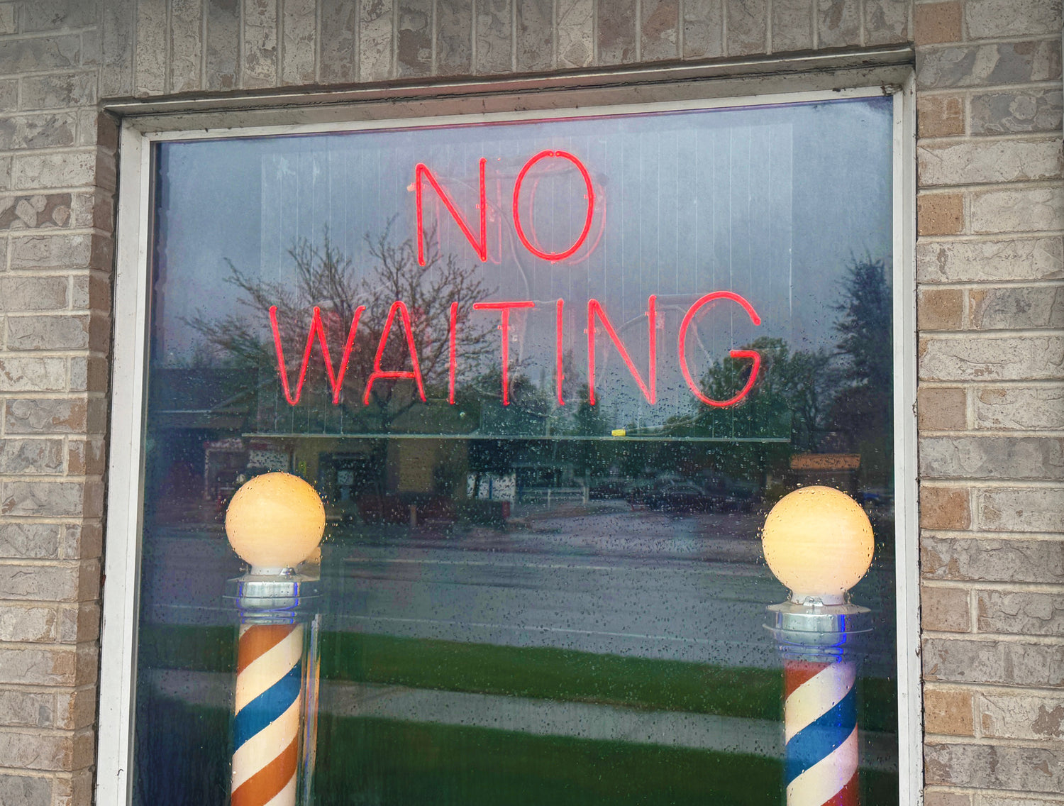 Walk-ins welcome for mens haircuts at this classic barbershop located in Draper, Utah